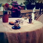 Bed & Breakfast Mono Life