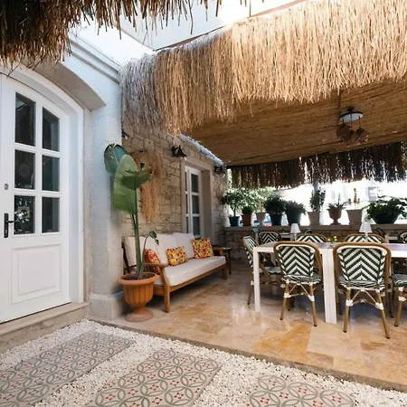 Mono Life Bed & Breakfast Alacati