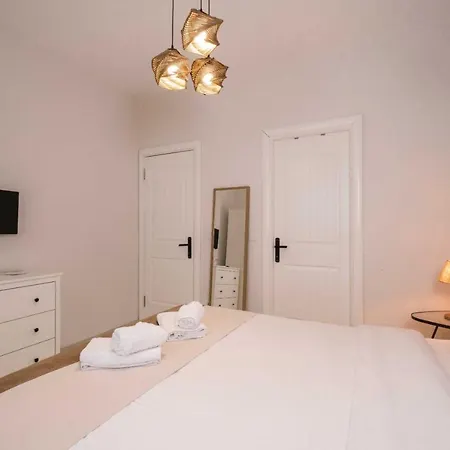 Mono Life Bed & Breakfast