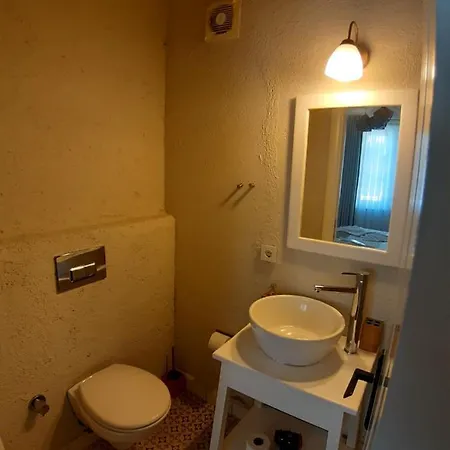 Mono Life Bed & Breakfast