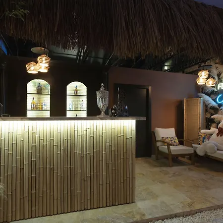 Bed & Breakfast Mono Life