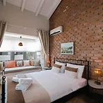 B&B Mono Life 3*