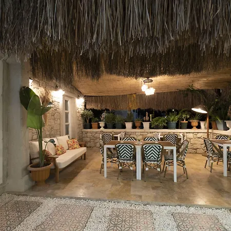 Mono Life Bed and breakfast 3*