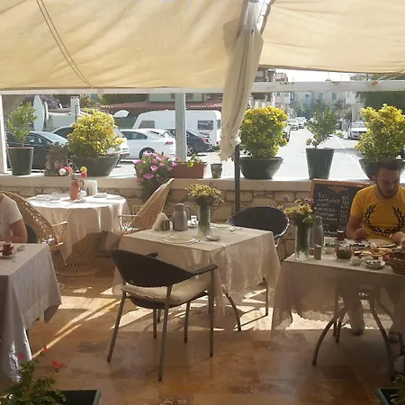 Bed & Breakfast Mono Life 3*