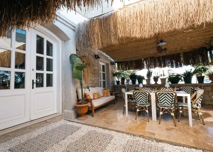 Mono Life Bed & Breakfast Alaçatı