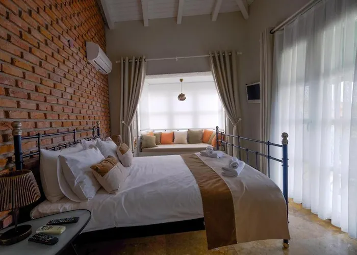 Bed & Breakfast Mono Life 3*