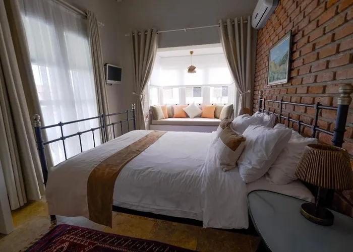 Mono Life Bed & Breakfast 3*