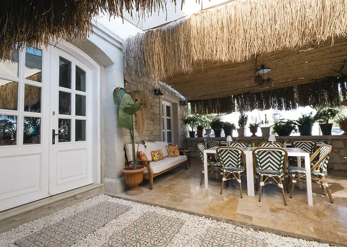 Bed & Breakfast Mono Life Alaçatı